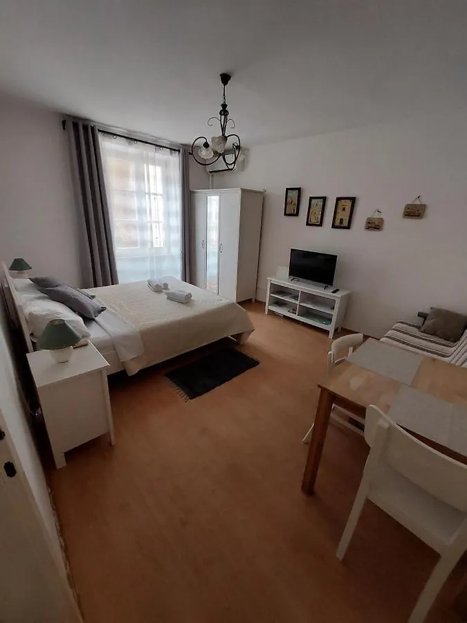 Studio Apartment Forum - Zadar