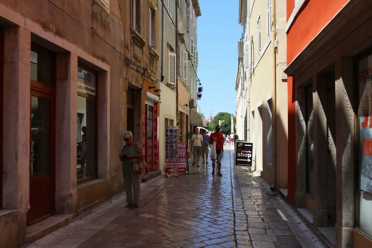 Studio Apartment Forum - Zadar