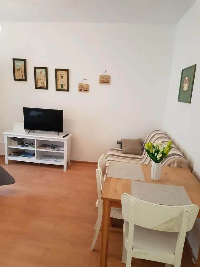Studio Apartment Forum - Zadar