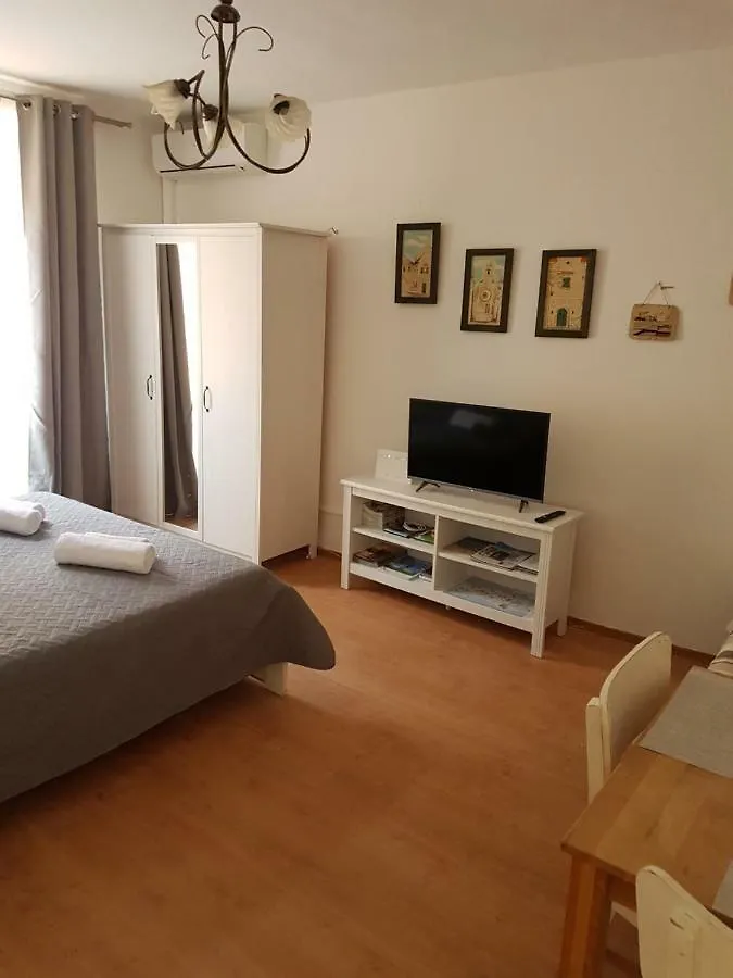 Studio Apartment Forum - Zadar